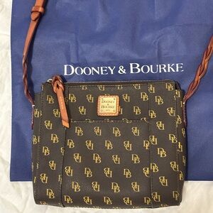Dooney and bourke Gretta crossbody purse bag brown tan zip top cell pocket greta